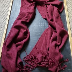 Maroon scarf